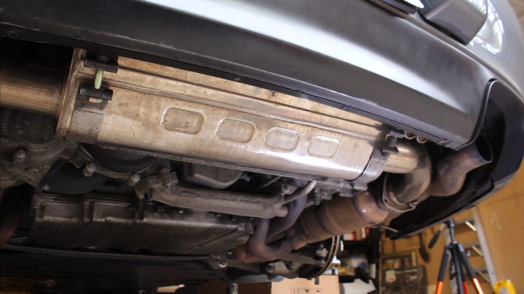 Remove the center muffler